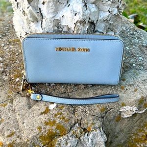 Michael Kors Accordion Wallet Blue